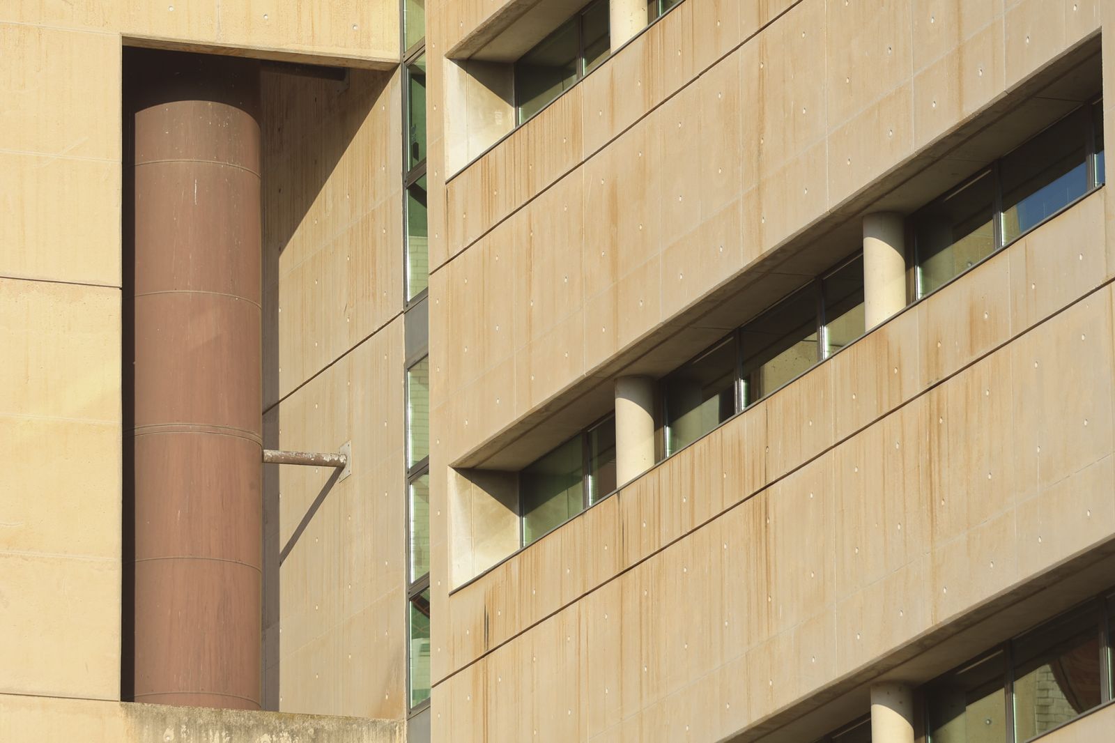 Imágenes de los 10 edificios singulares de la Málaga contemporánea