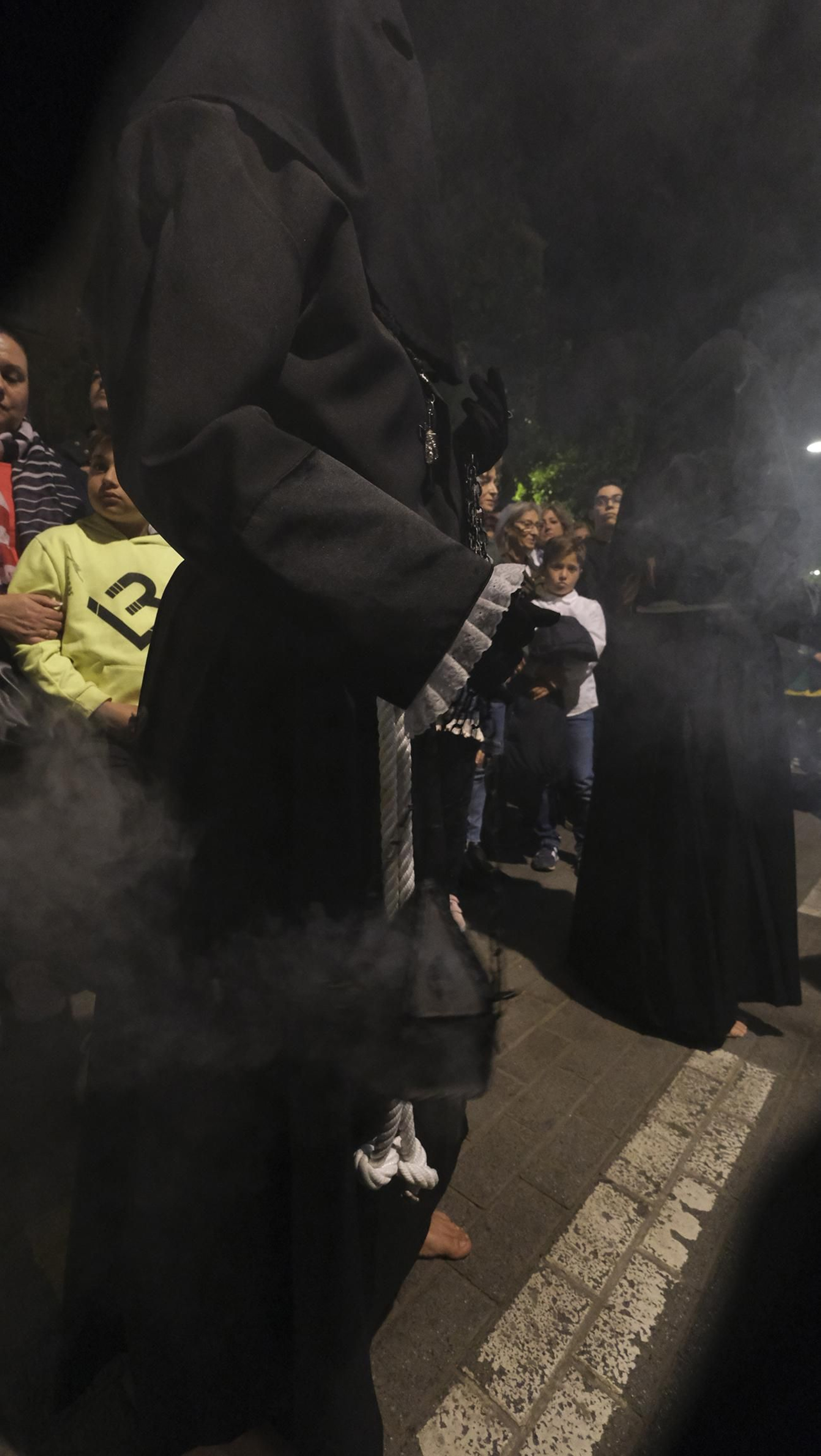 Procesión del Perdón en Almería, en imágenes