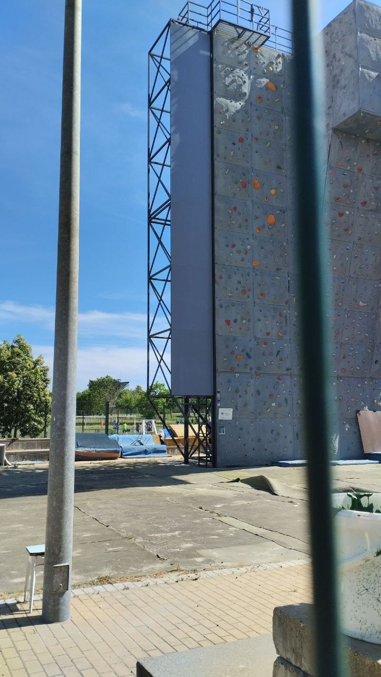 Adelante señala "deficiencias" en las obras realizadas en el rocódromo de Ifni