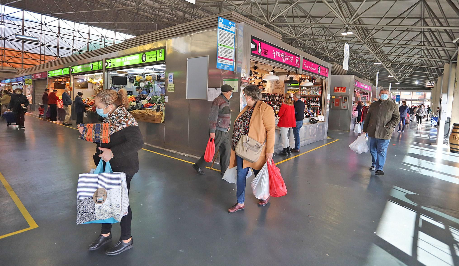 La Policía Local realizó controles en el Mercado del Carmen durante la mañana del sábado
