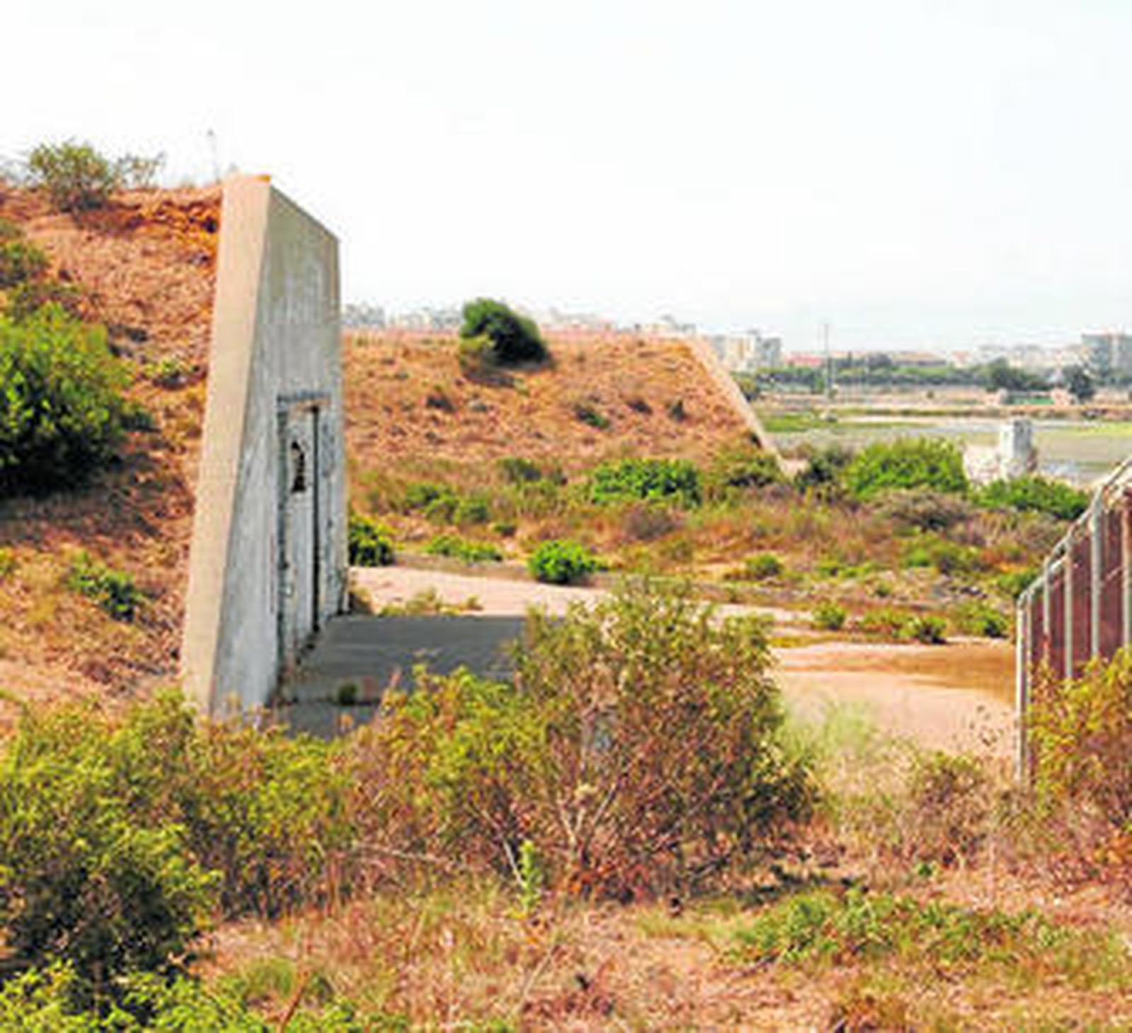 Polvorines de Fadricas, en una imagen tomada dentro de los terrenos.