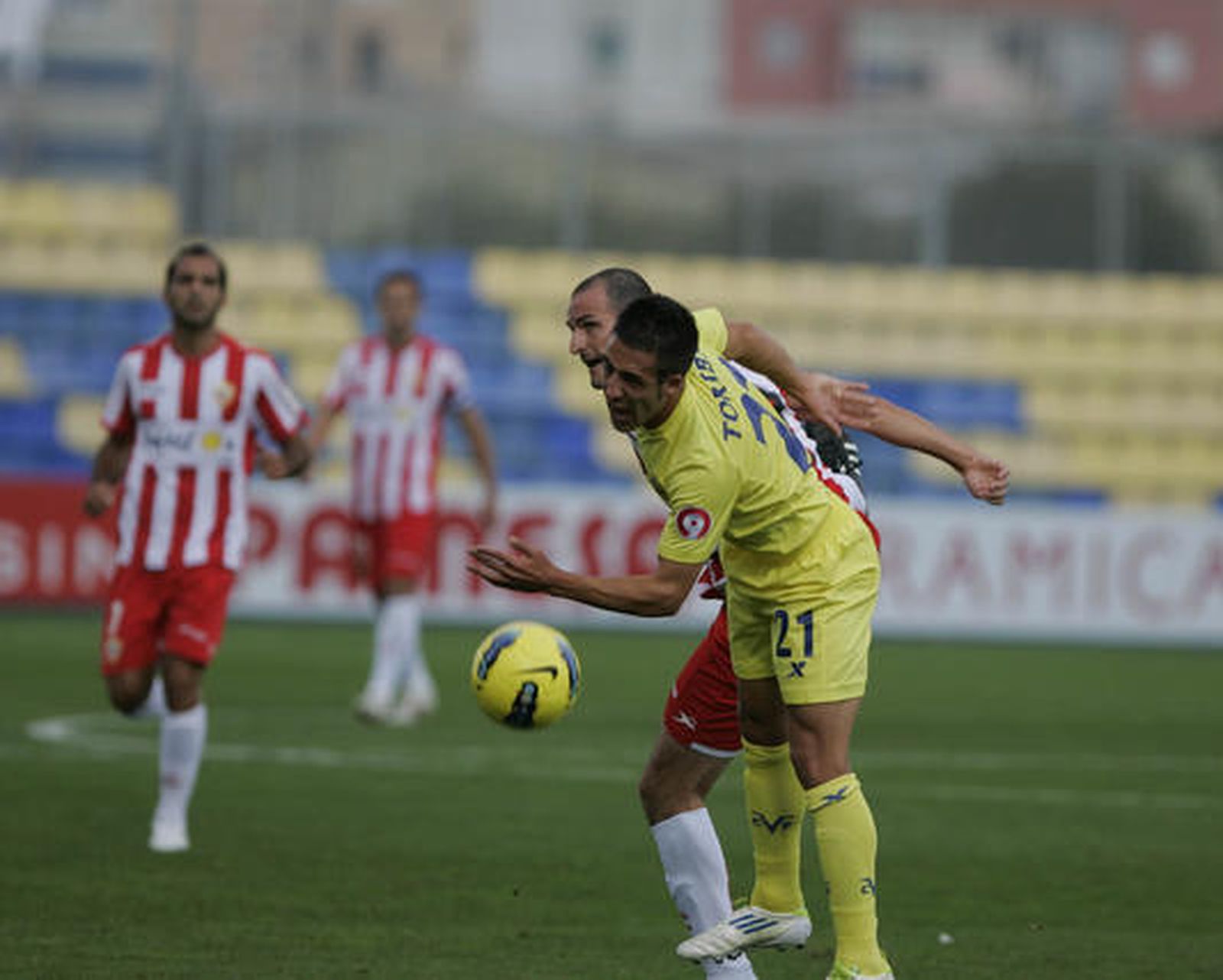 El Almería se deja remontar ante el Villarreal B (2-1). / LOF