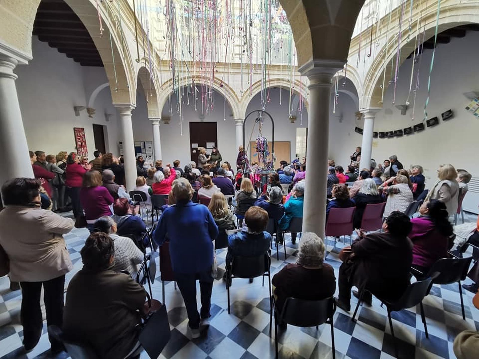 Una de las últimas actividades celebradas en la escuela de mayores de Purullena.