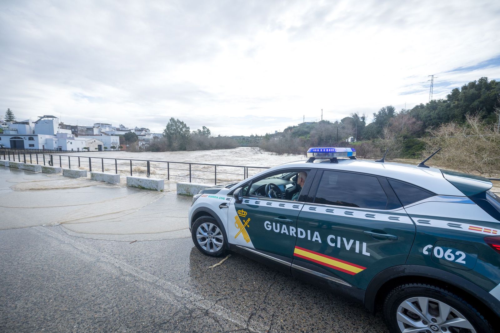 Las imágenes de las inundaciones en Arcos: la espectacular crecida del río Guadalete por la apertura de las presas