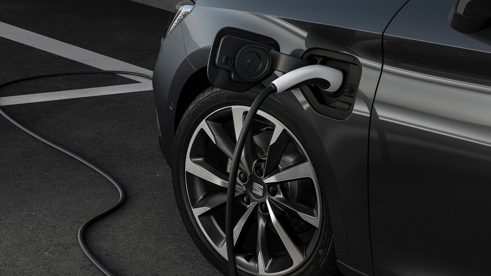 Las dos versiones enchufables disponibles en Seat aportan una potencia de 204 y 245 CV. La primera se usa en el León, la segunda, en el Tarraco.