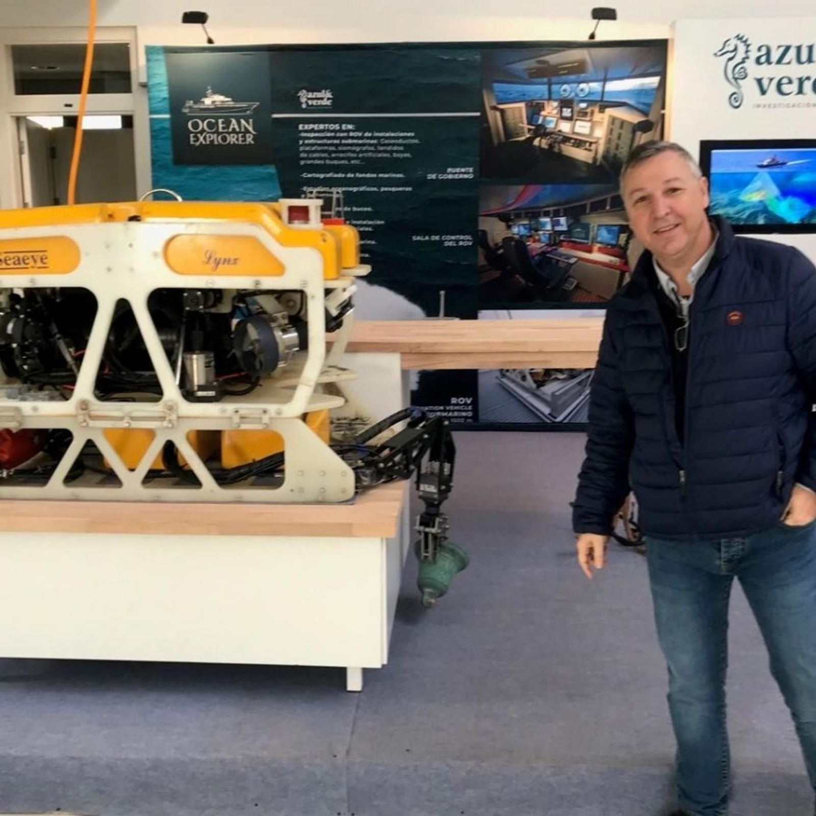 Es miembro de la Asociación española de Agroingeniería, entre otros puestos de interés científico también a nivel mundial.