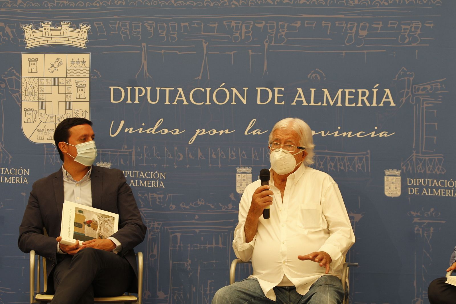 Presentación del libro "La Chanca en Color", del fotógrafo almeriense Carlos Pérez Siquier