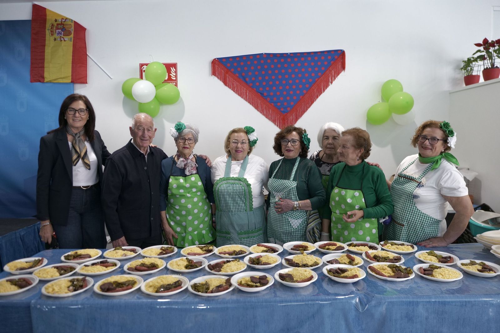 Así se han vivido las tradicionales y multitudinarias migas de Roquetas de Mar