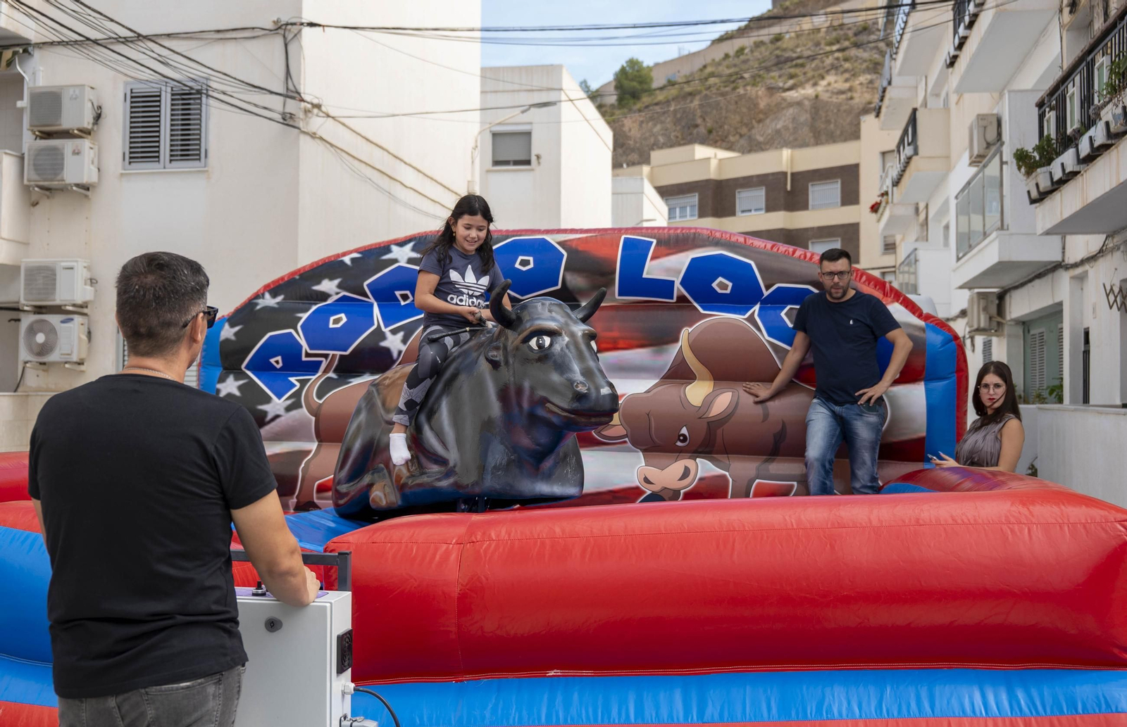 Las imágenes del taller de toros para niños y toro mecánico en Macael