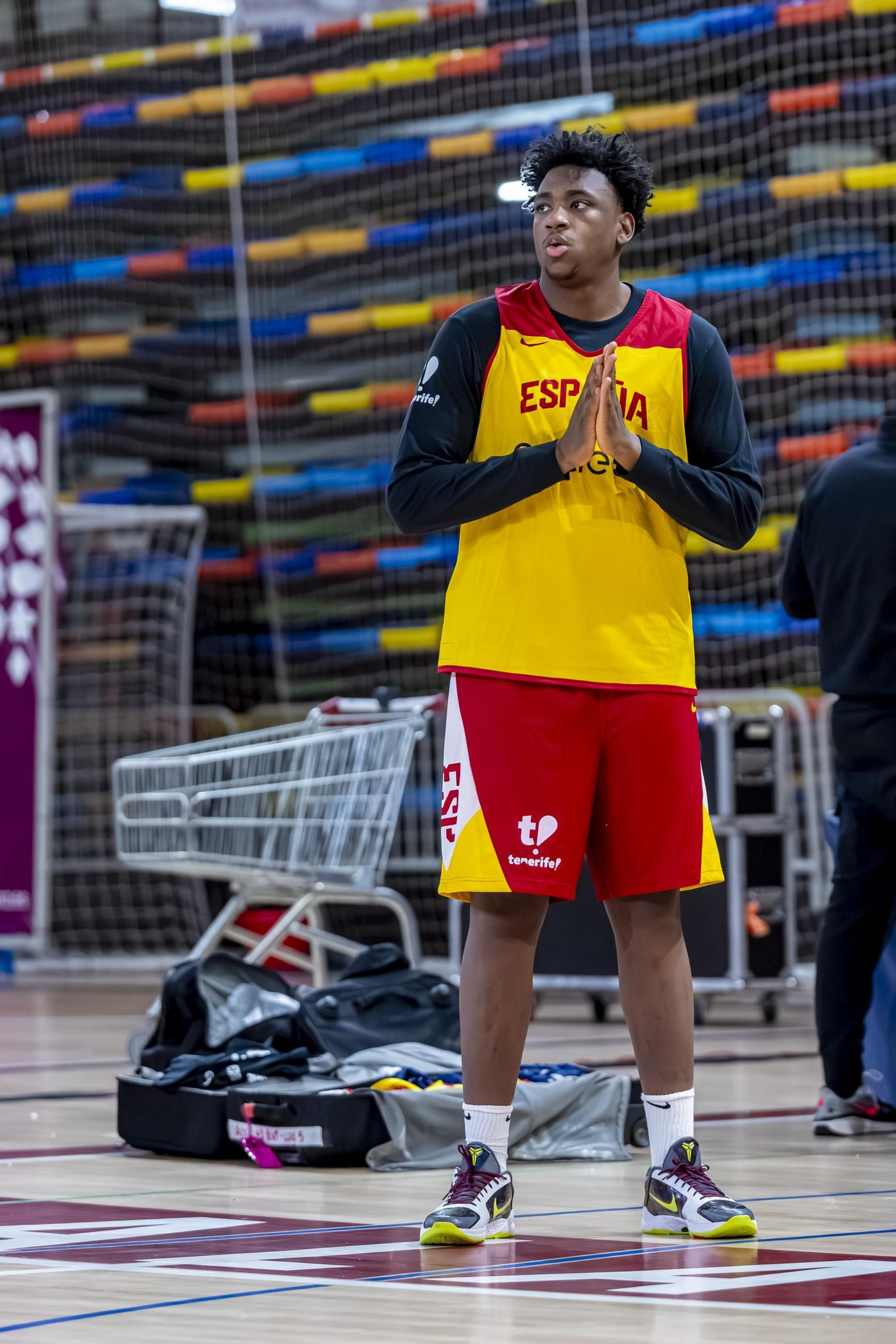 Alberto Díaz, Francis Alonso y Paco Aurioles, en la primera España de Chus Mateo