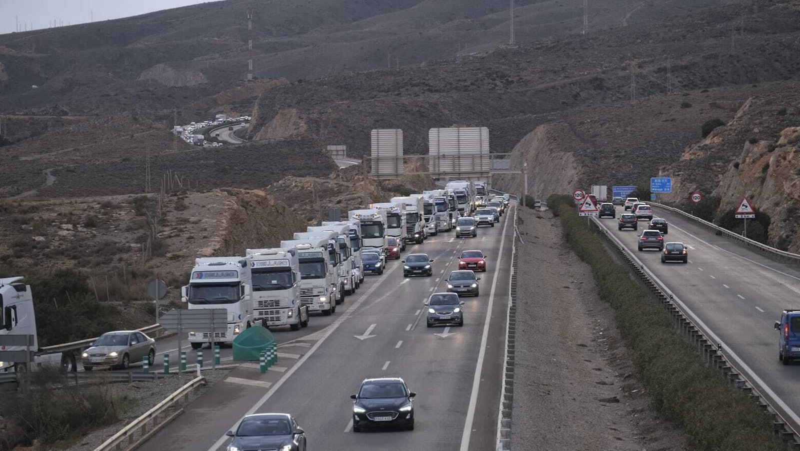 Caravana de los transportistas a su llegada a la capital la pasada semana