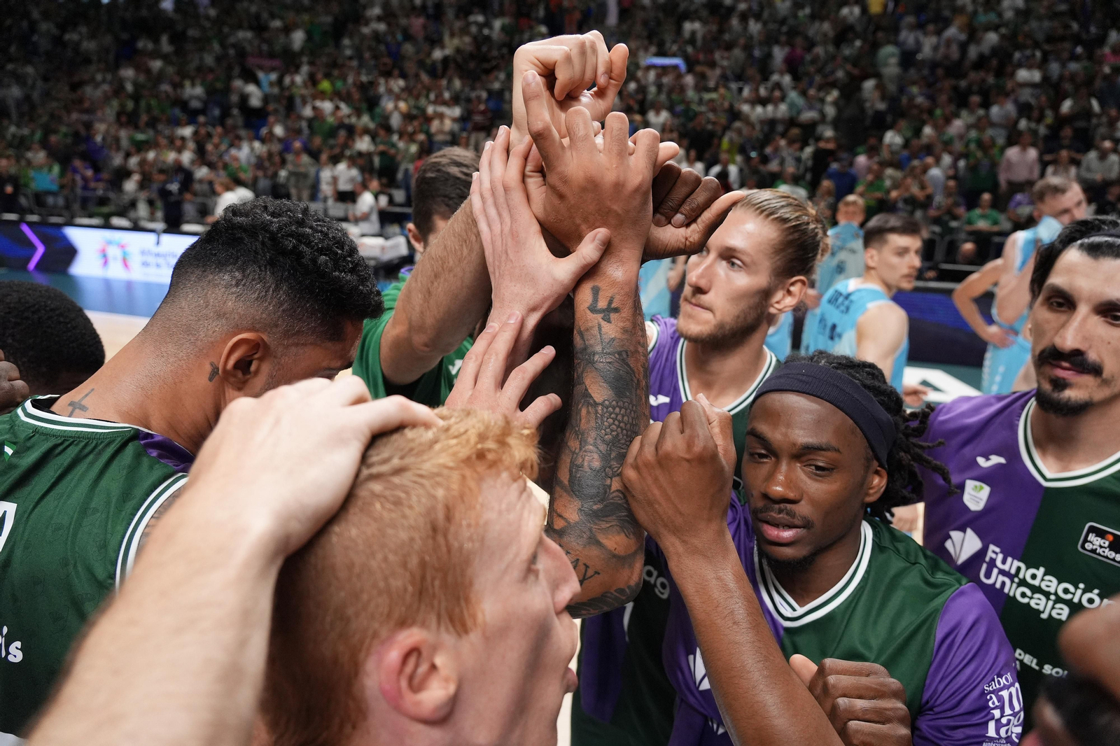 El Unicaja hace piña