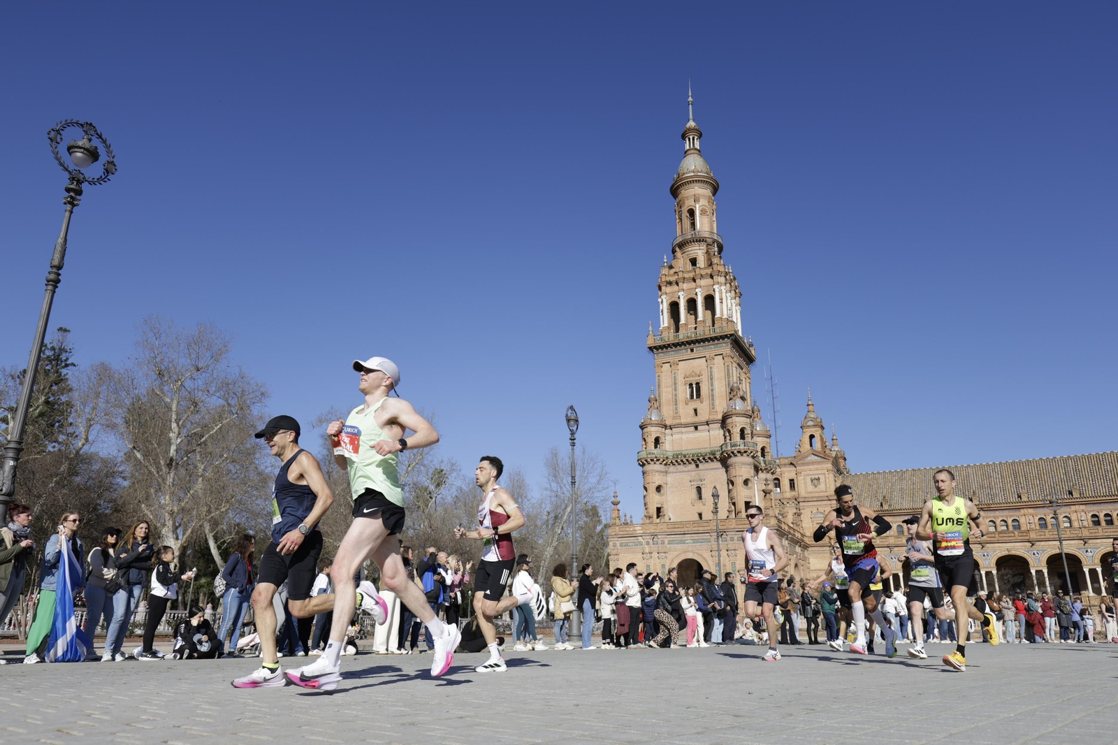 Búscate en el Zurich Maratón de Sevilla 2025