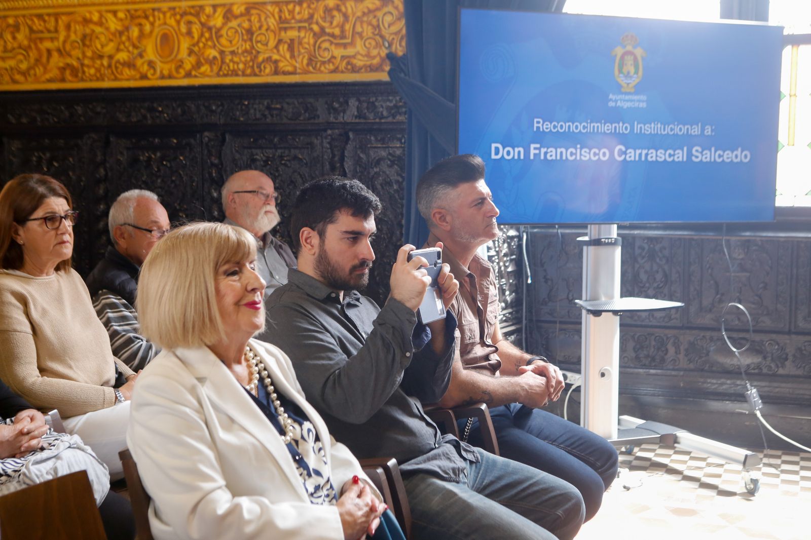Fotos de la entrega de la insignia de Algeciras a Francisco Carrascal de Reyes Magos 98