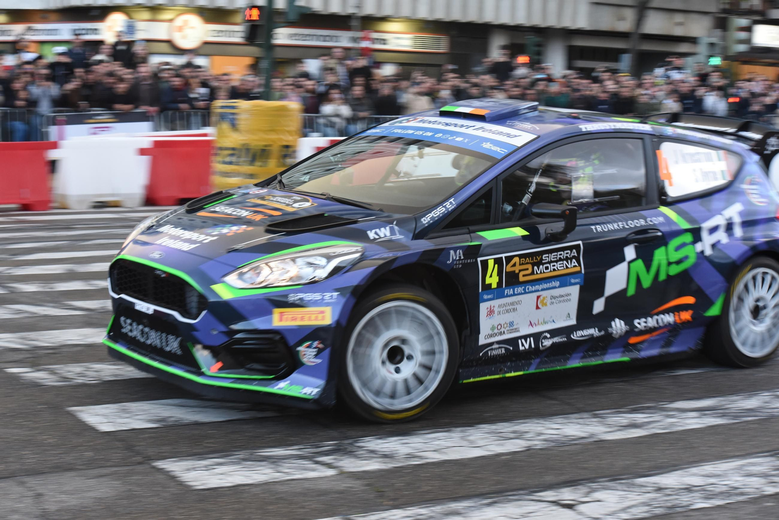 Las mejores fotos del espectacular tramo urbano del Rallye Sierra Morena 2025