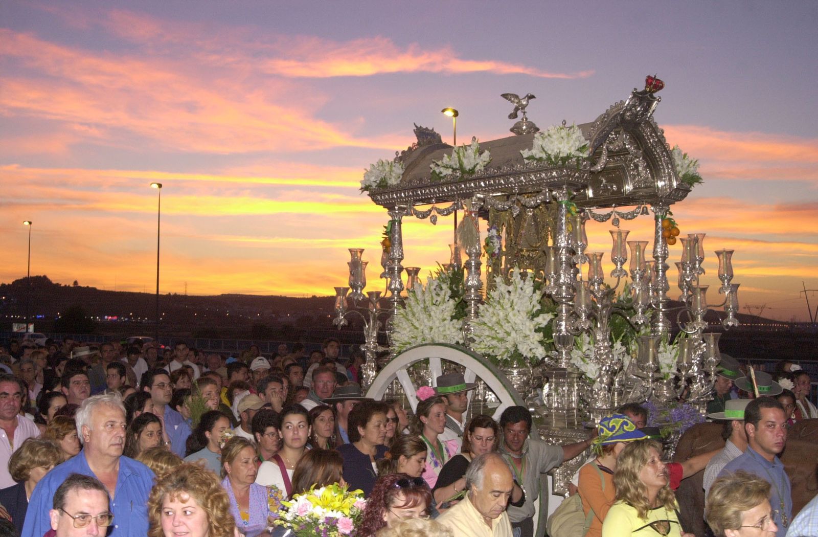 Llegada del Rocío de Triana al barrio.