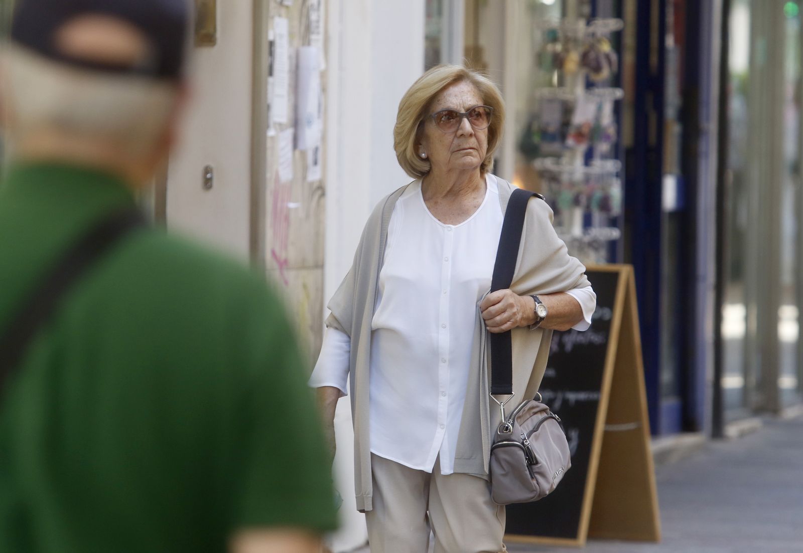 El primer día sin mascarilla en la calle en Córdoba, en fotografías