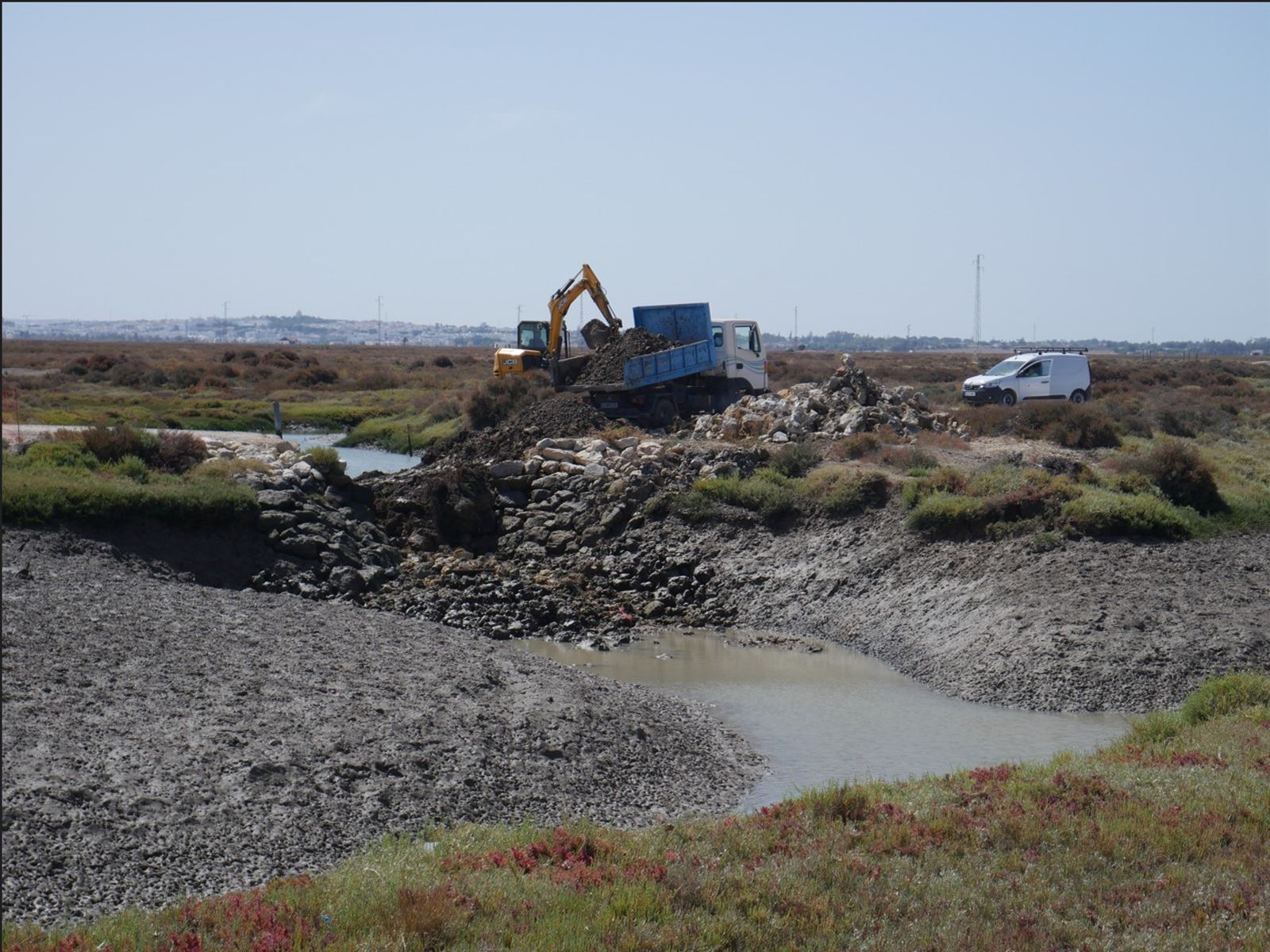 La maquinaria pesada ya es visible desde el Sendero del Carrascón.