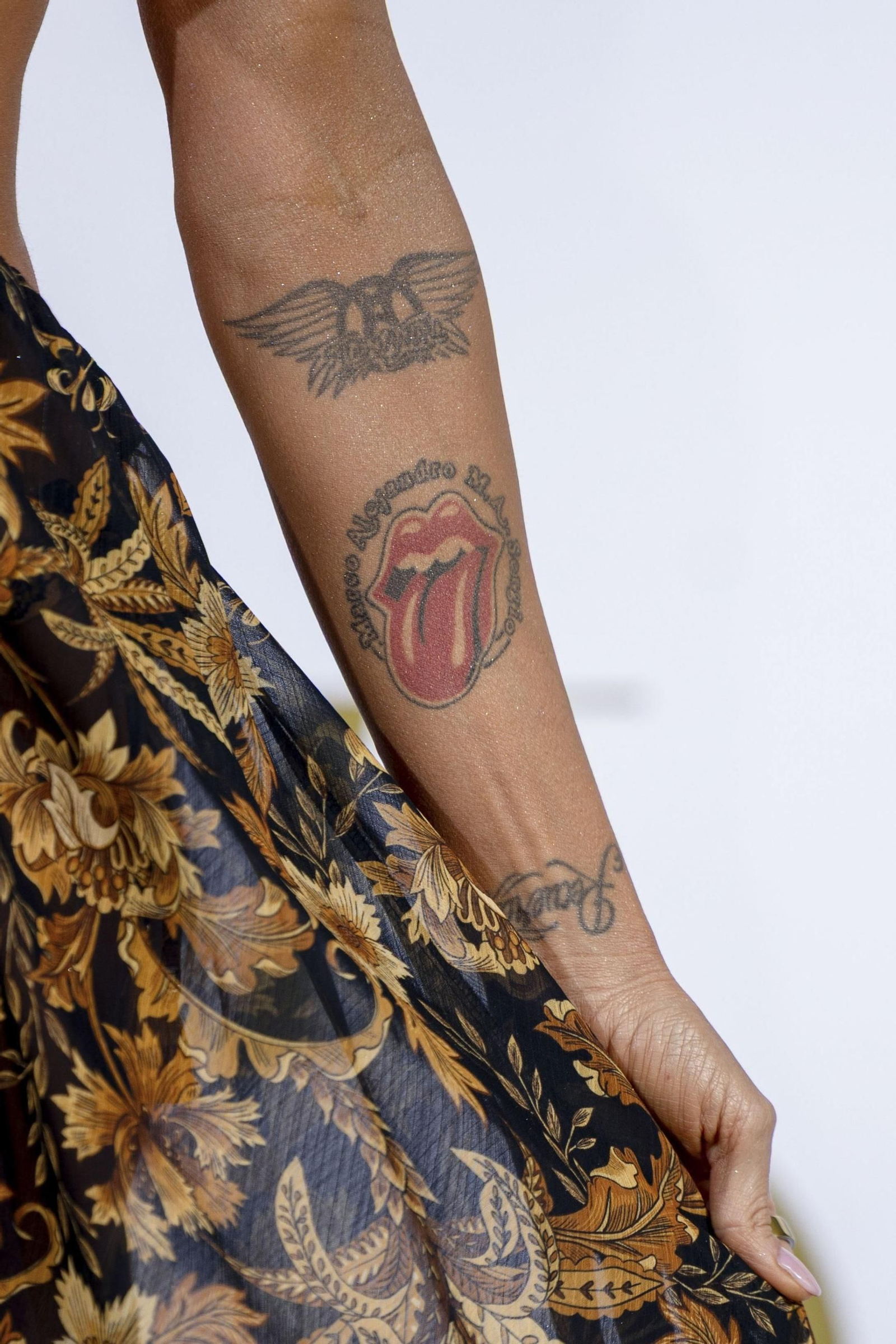 Pilar Rubio presenta su nueva colección de trajes de baño