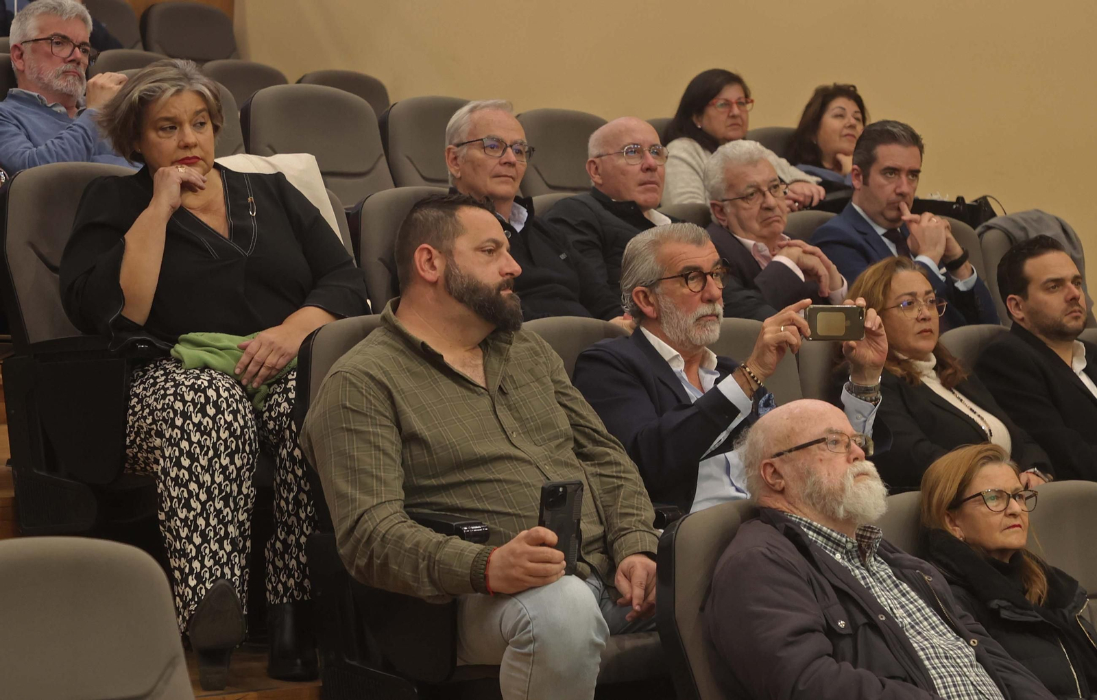 Fotos de la restauración de un traje clásico de buzo de la primera mitad del siglo XX en Algeciras