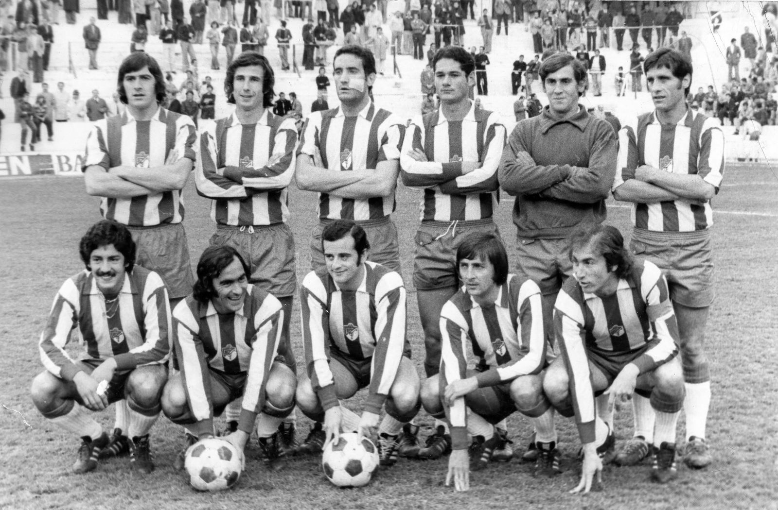 Formación del Granada a comienzos de los ochenta.