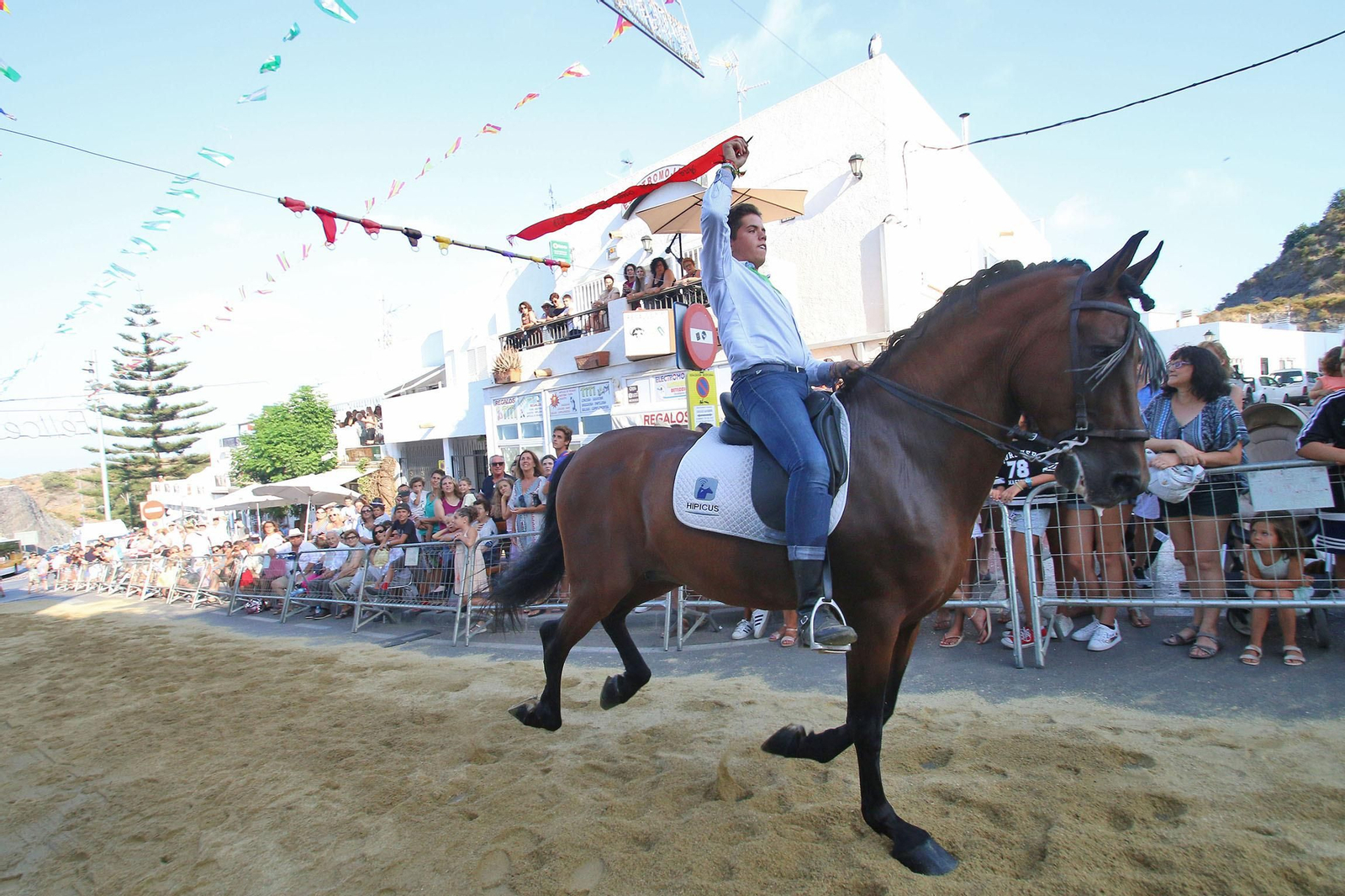 Fotogalería de la carrera de cintas a caballo en Mojácar