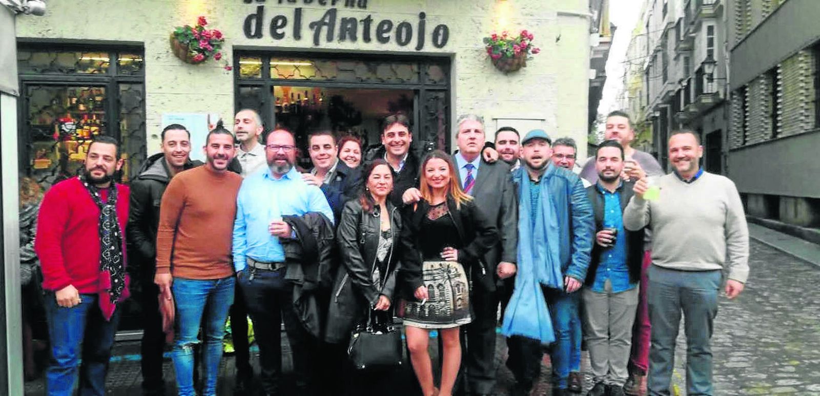 Miguel Ángel Sánchez, Ezequiel Carrera, Alejandro González, Francisco Hidalgo, Emilio López, María José Luengo, María del Carmen Bueno, Carmen Barros, Sergio Ponce, José Suárez, Manuel Oneto, Carlos Pérez, Francisco Sainz de la Maza, Daniel García, David  Zafra y Carlos Letrán entre otros.