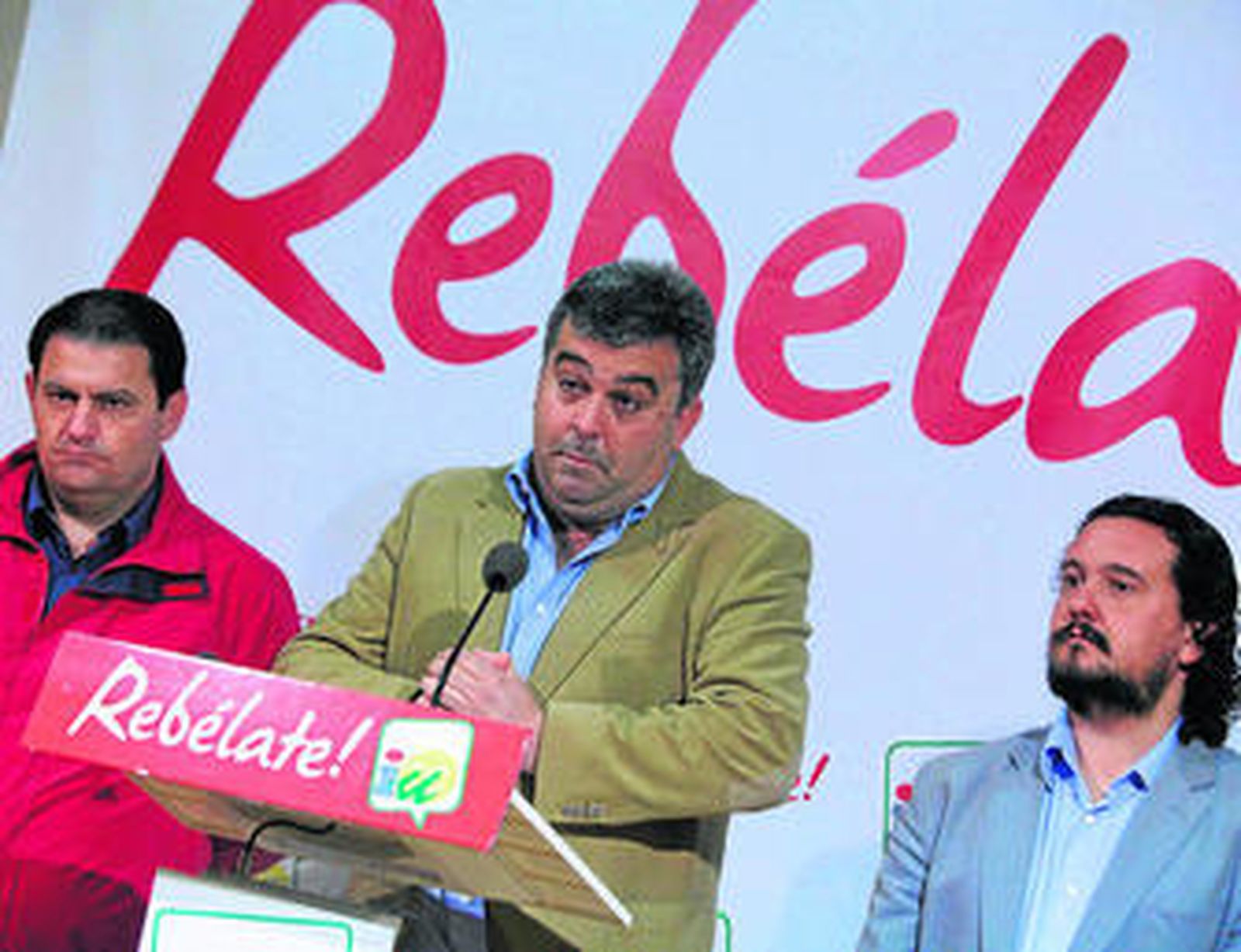Manuel Cárdenas, en la rueda de prensa de ayer junto a los alcaldes de Espera y de Medina Sidonia.