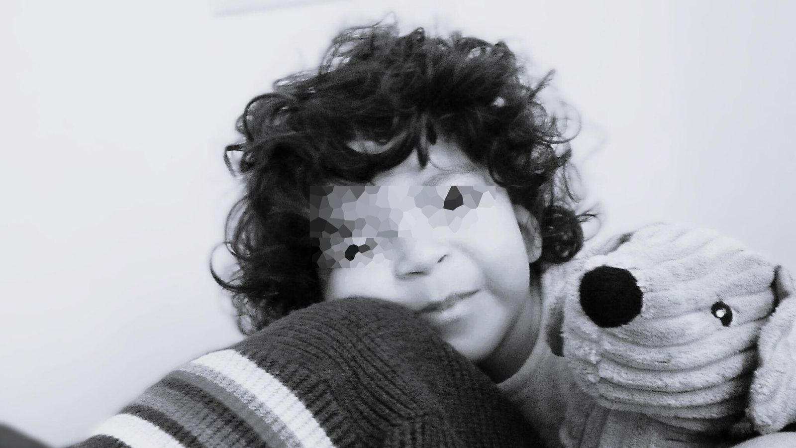 Dante, el niño de tres años, que pide ayuda para una operación.