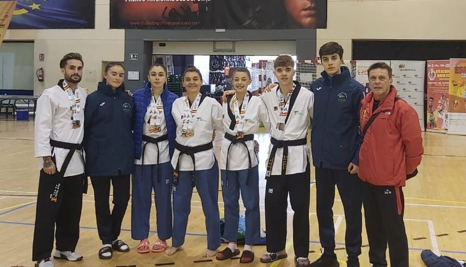 El grupo del Seúl Gym en el Campeonato de España