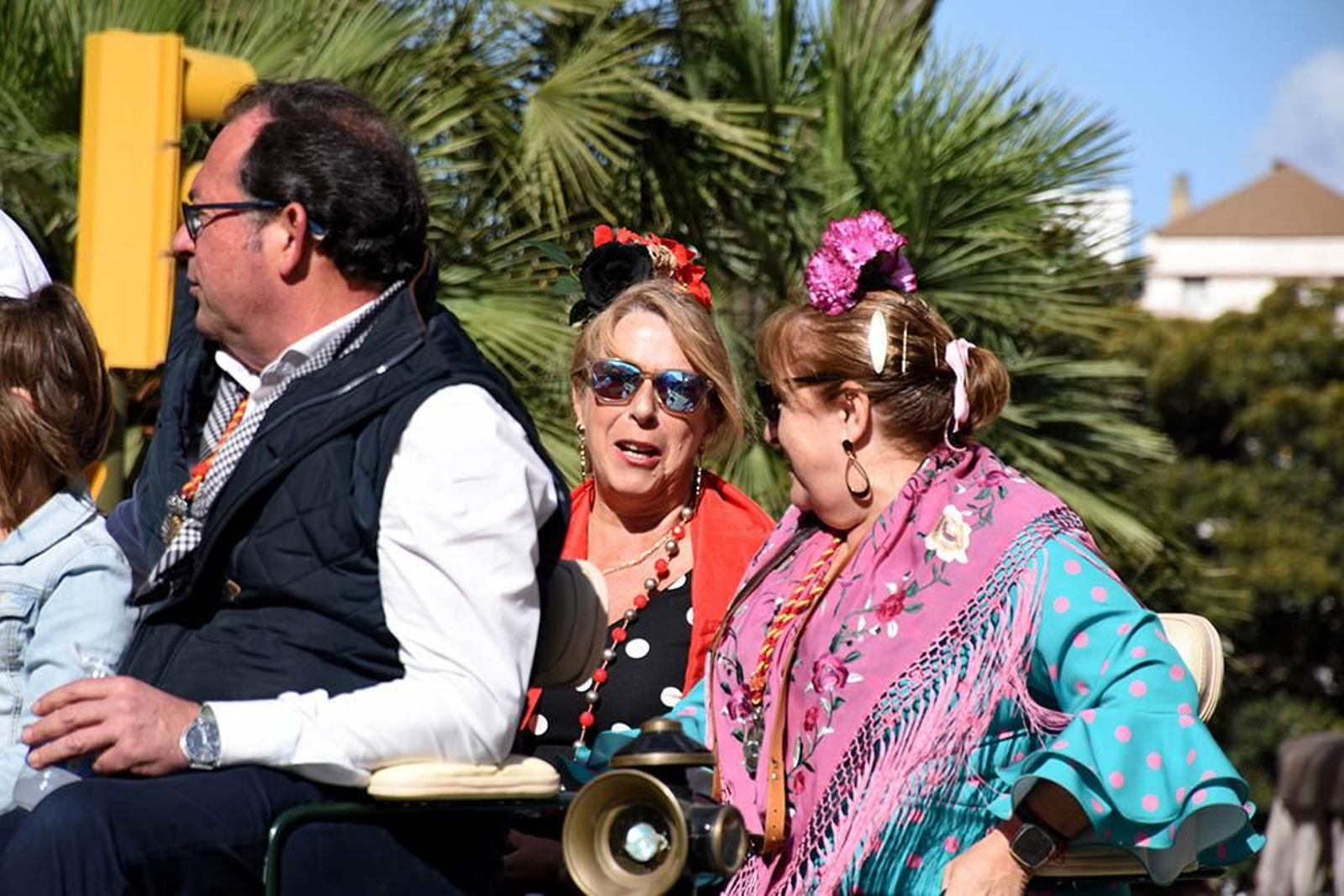 Las mejores imágenes de los peregrinos en la salida de Emigrantes