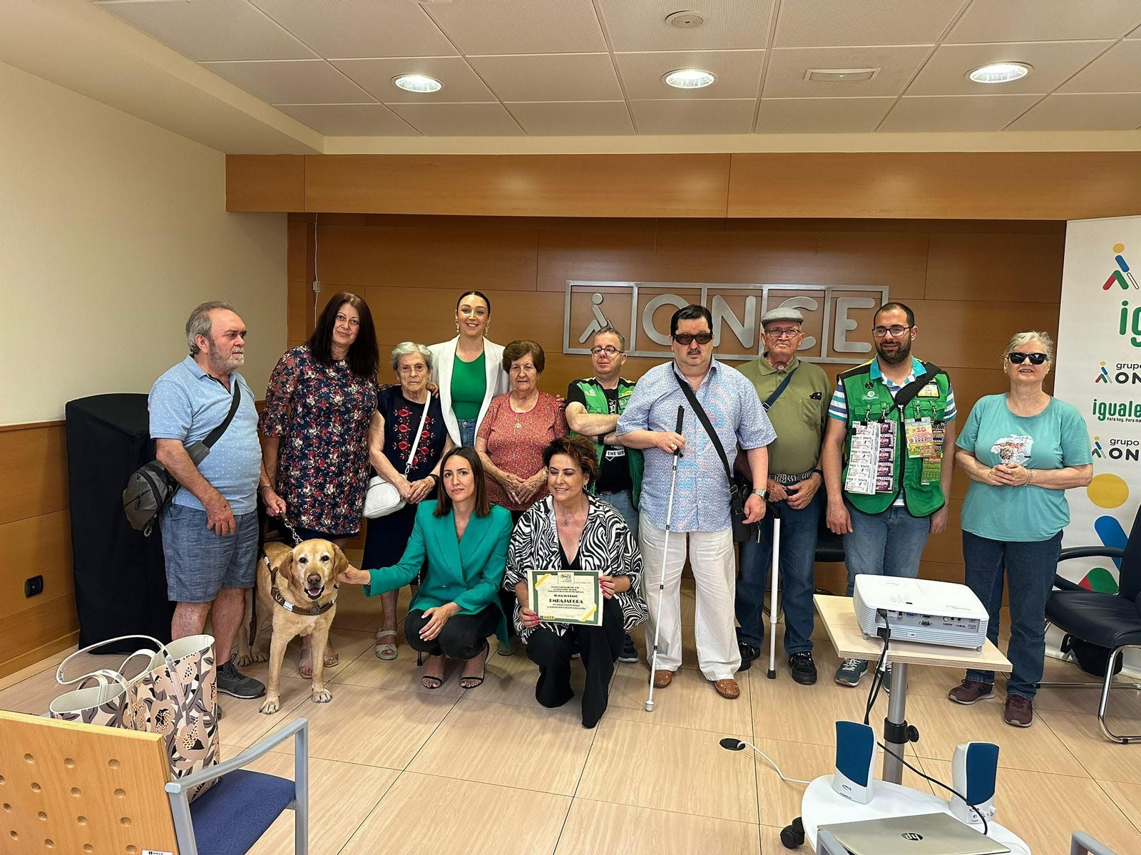 Dia Internacional Personas con sordoceguera junto a Irma Soriano.