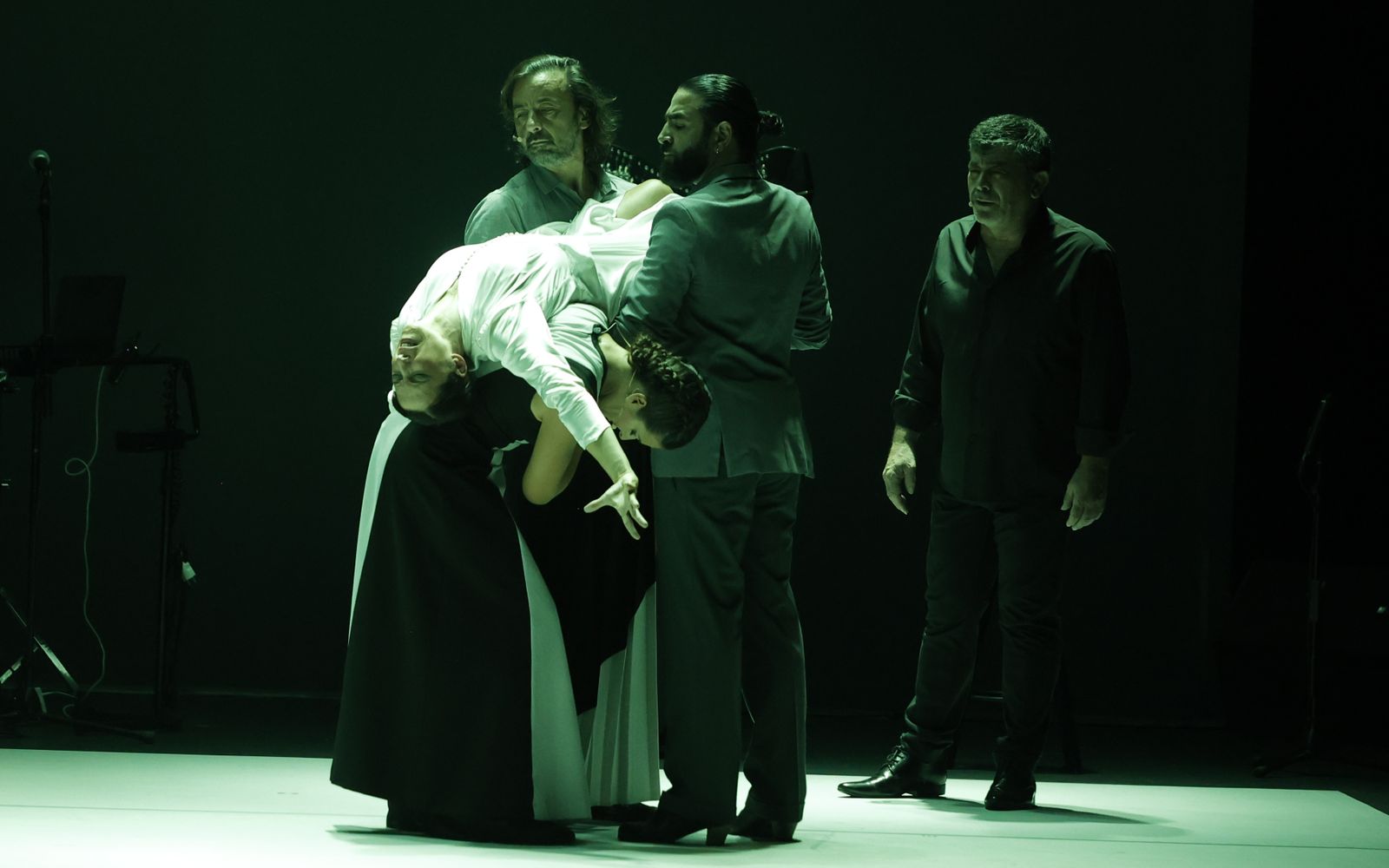 Las imágenes del espectáculo de Ana Morales en la Bienal