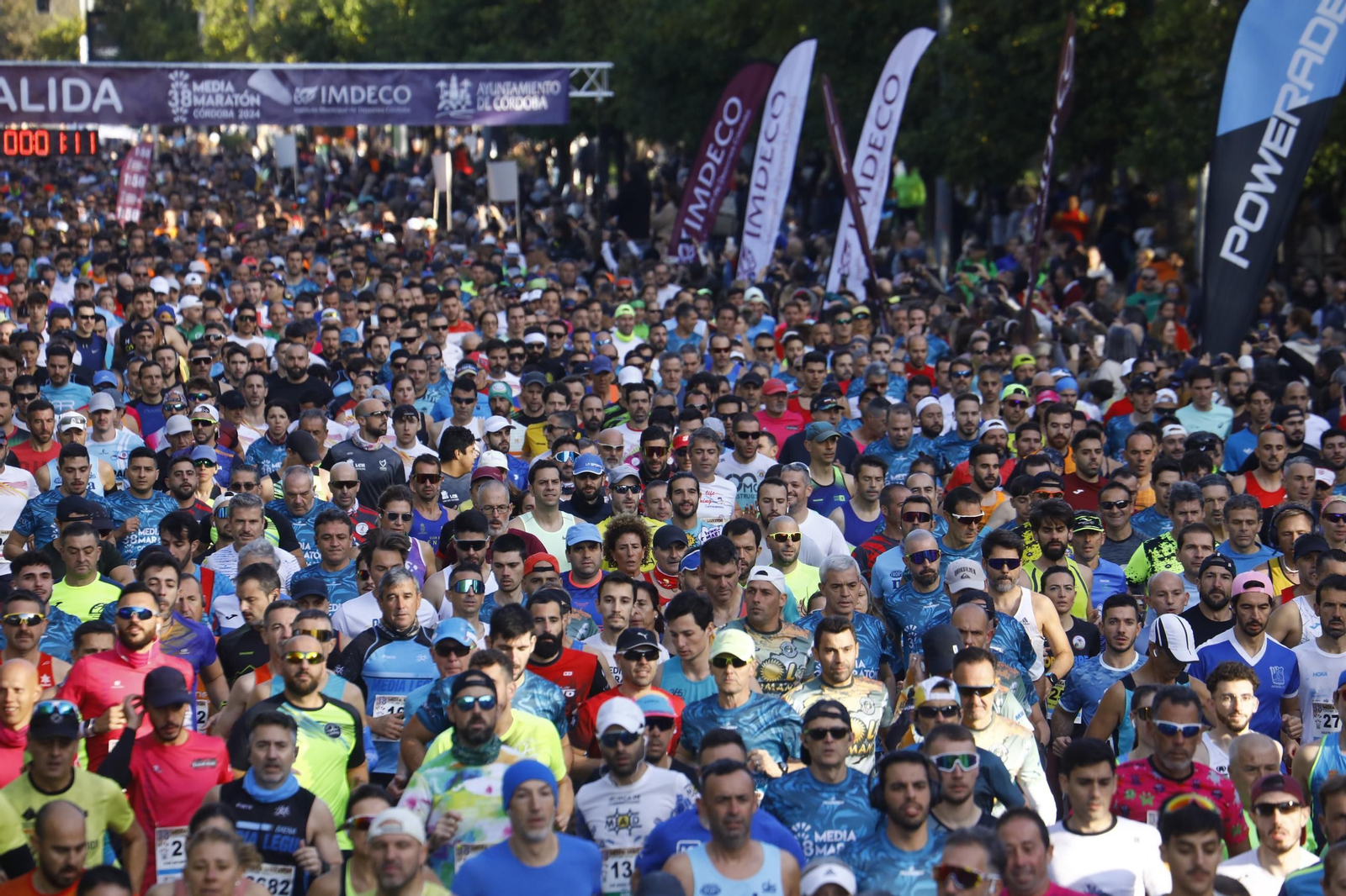 Las mejores fotos de la salida de la Media Maratón de Córdoba 2024