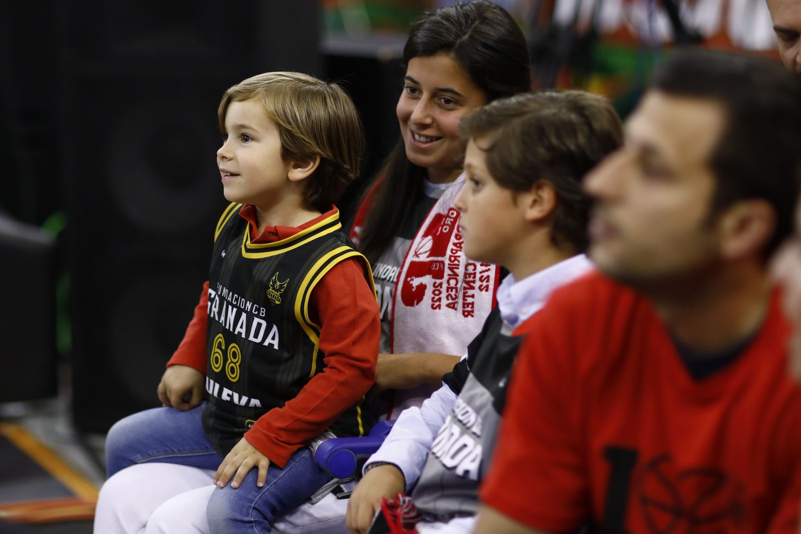 Encuéntrate en la grada en el Covirán Granada - Joventut Badalona