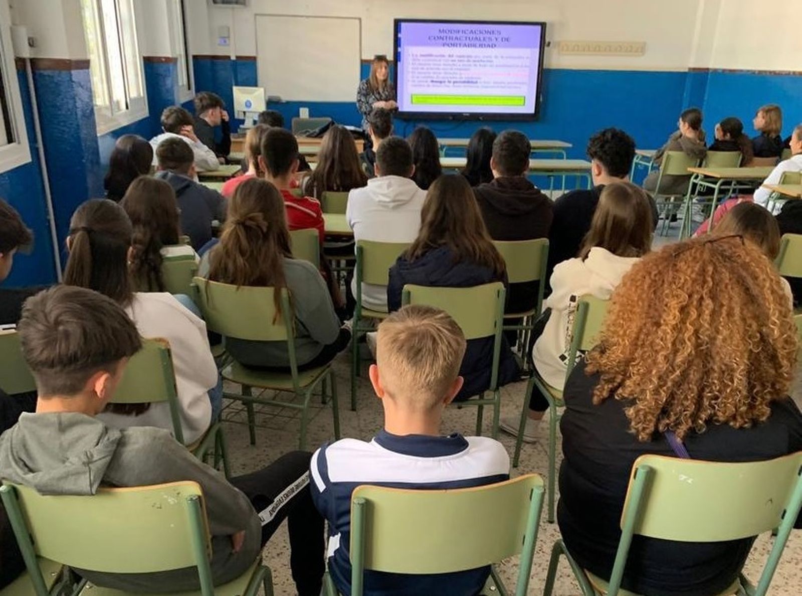 Charla de la Unión de Consumidores a los alumnos del instituto de Tabernas