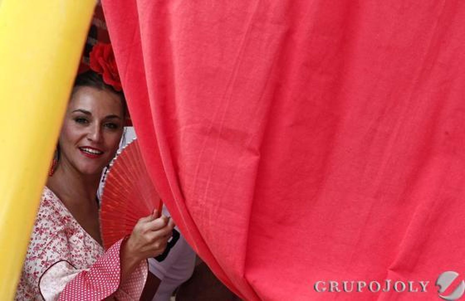 La Feria reúne a miles de personas en su jornada más esperada y en un año en el que se recuerda a Paco de Lucía  Foto: Erasmo Fenoy