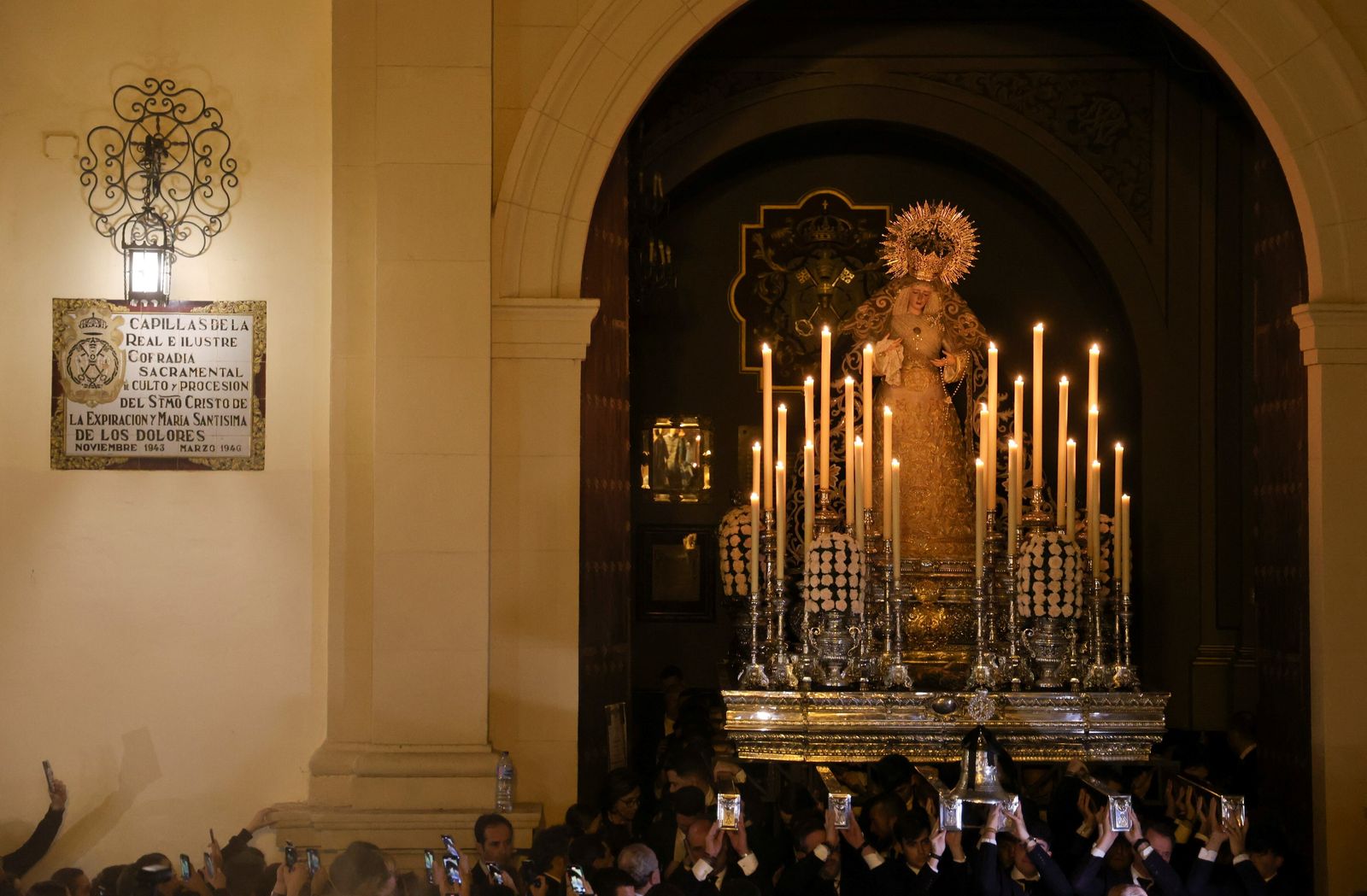 Los mejores momentos del Viernes de Dolores en Málaga, en fotos