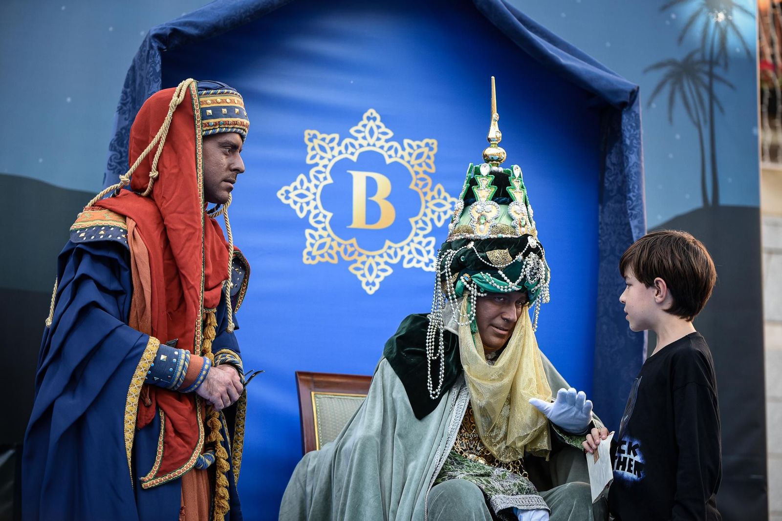 Imágenes de la entrega de cartas a SSMM Los Reyes Magos en el Ayuntamiento