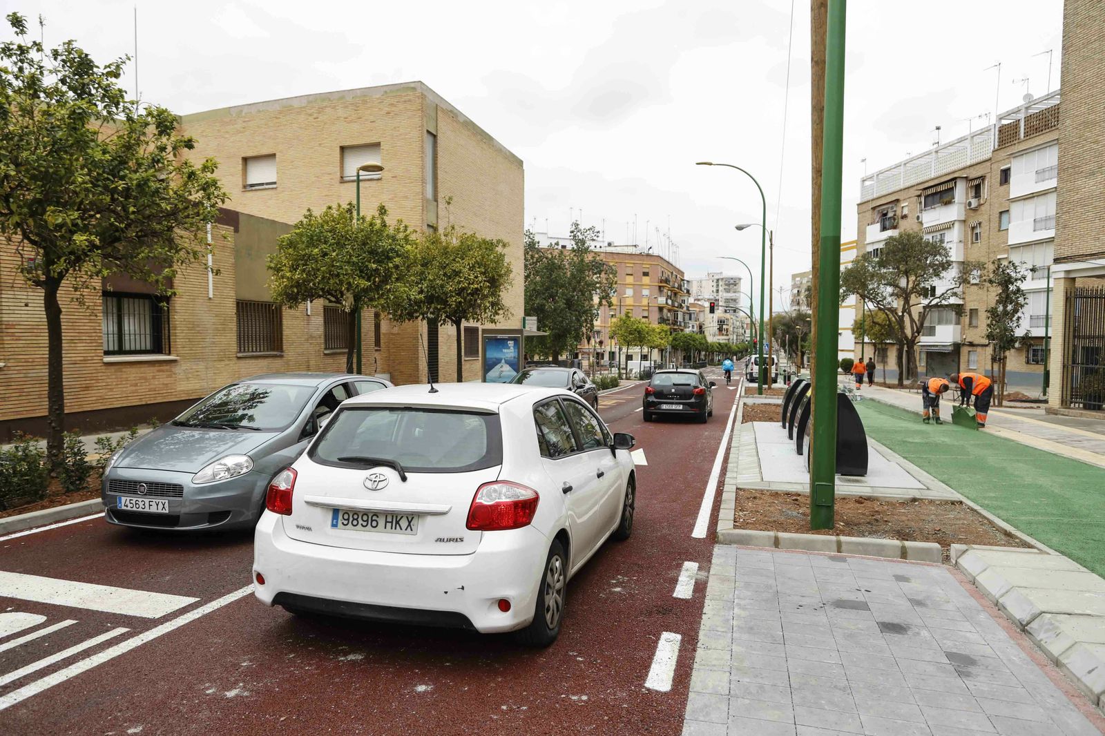 Los vehículos circulan ya por la Avenida del Greco.