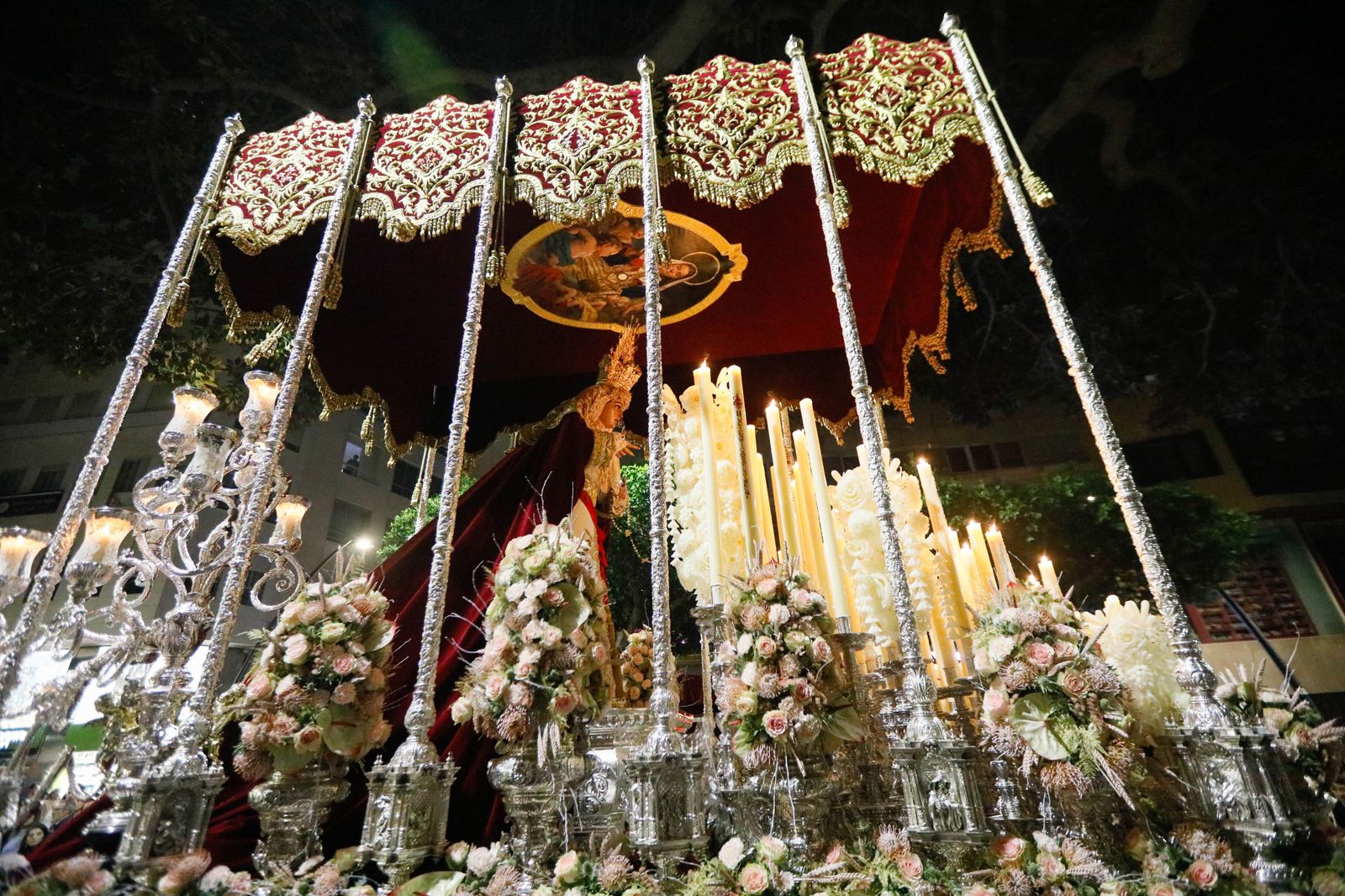 Te contamos en imágenes la Santa Cena tras la lluvia en la ciudad