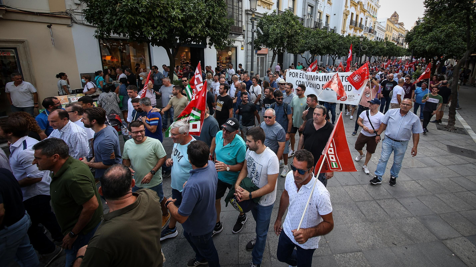Manifestación de trabajadores de la Vid para pedir un convenio digno