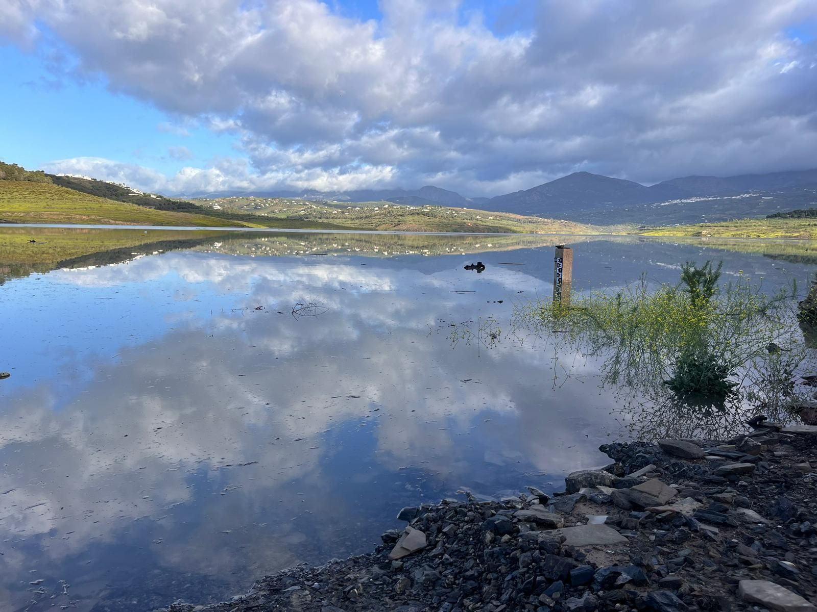 Así se ve el pantano de La Viñuela tras las últimas lluvias Así se ve el pantano de La Viñuela tras las últimas lluvias