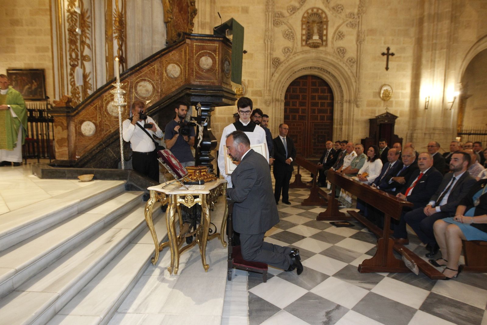 Fotogalería toma posesión nuevo Presidente Agrupación Cofradías Almería-Isaac Vilches