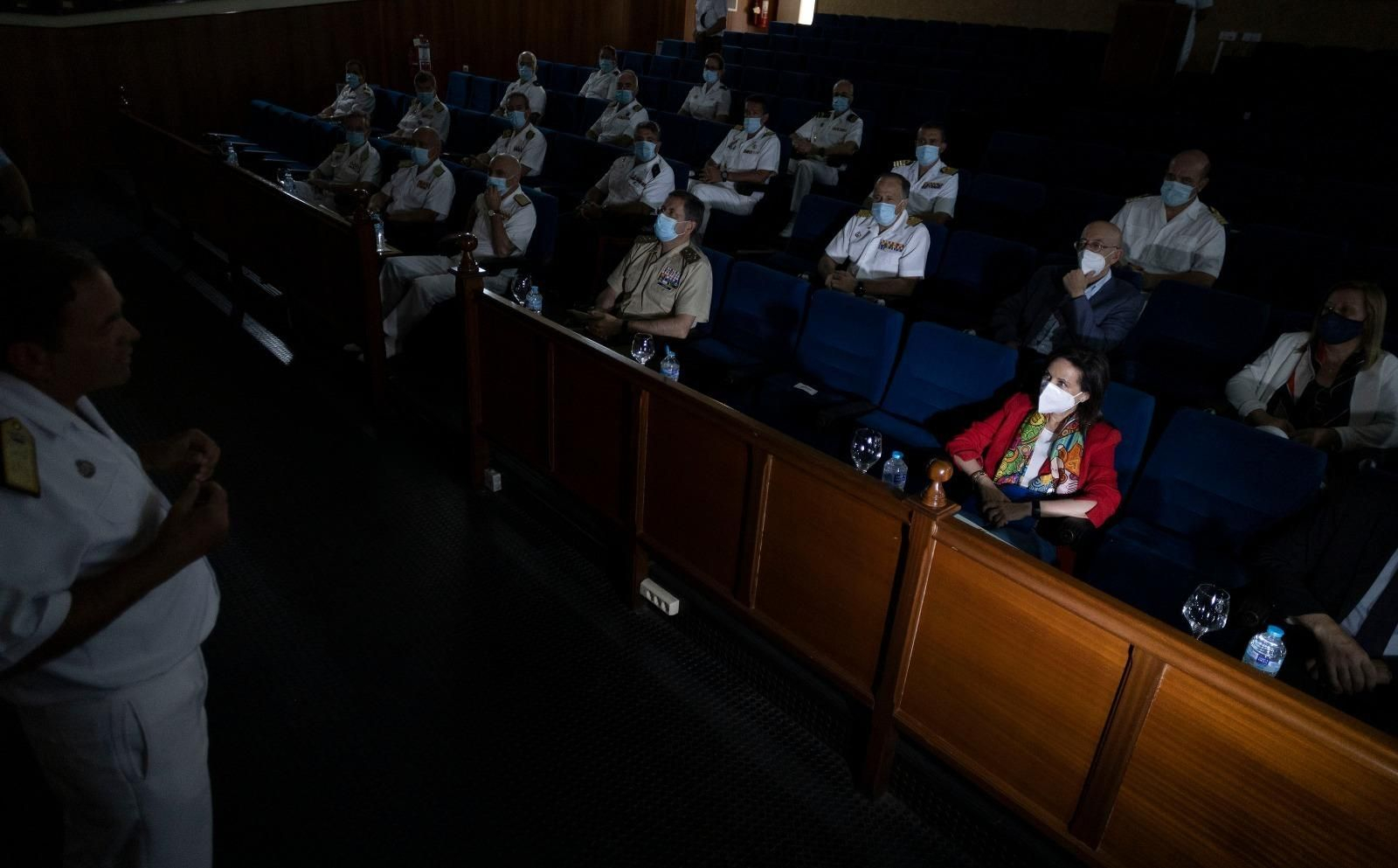 Visita de la Ministra de Defensa a Rota: el USS ‘Hershel Woody Williams’ y en Centro de Supervivencia de la Armada