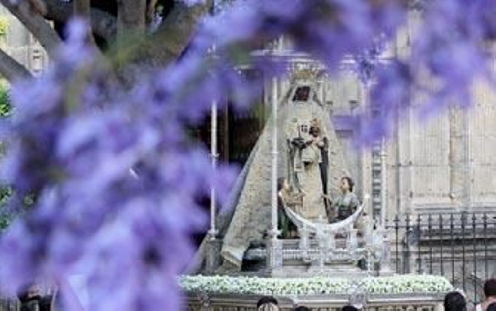La Merced ya celebra en la Catedral sus 50 años coronada La Merced ya celebra en la Catedral sus 50 años coronada
