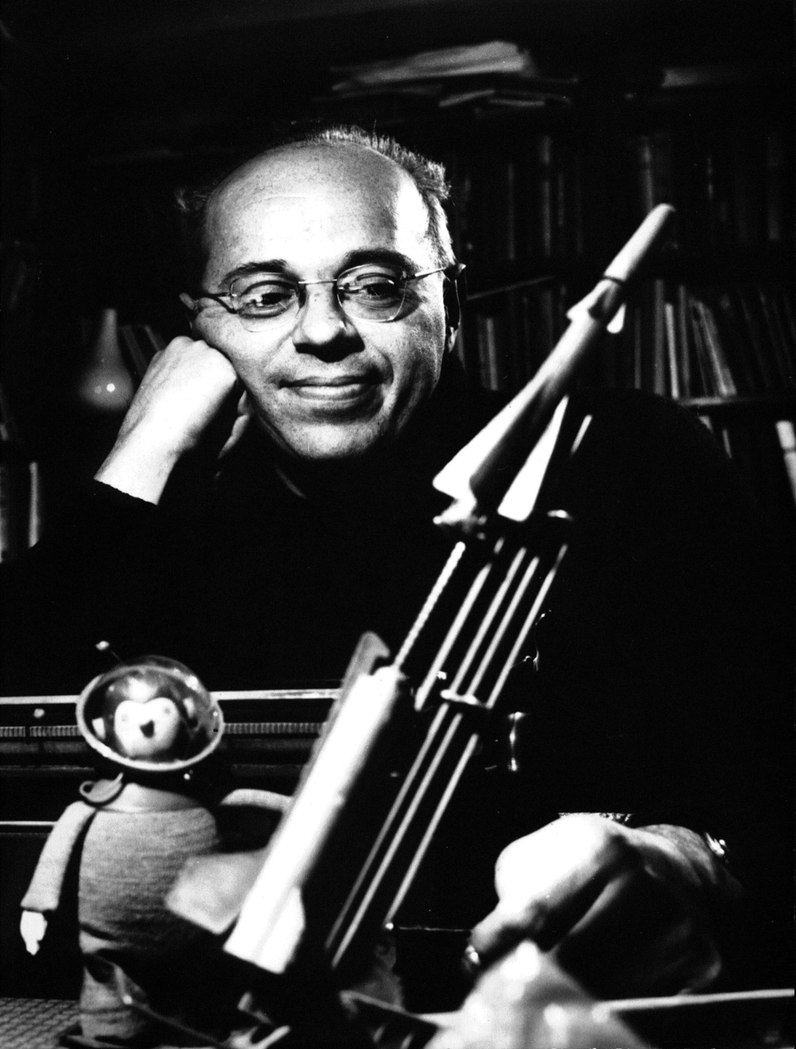 Stanislaw Lem (Leópolis, 1921 - Cracovia, 2006), en una imagen de 1966.