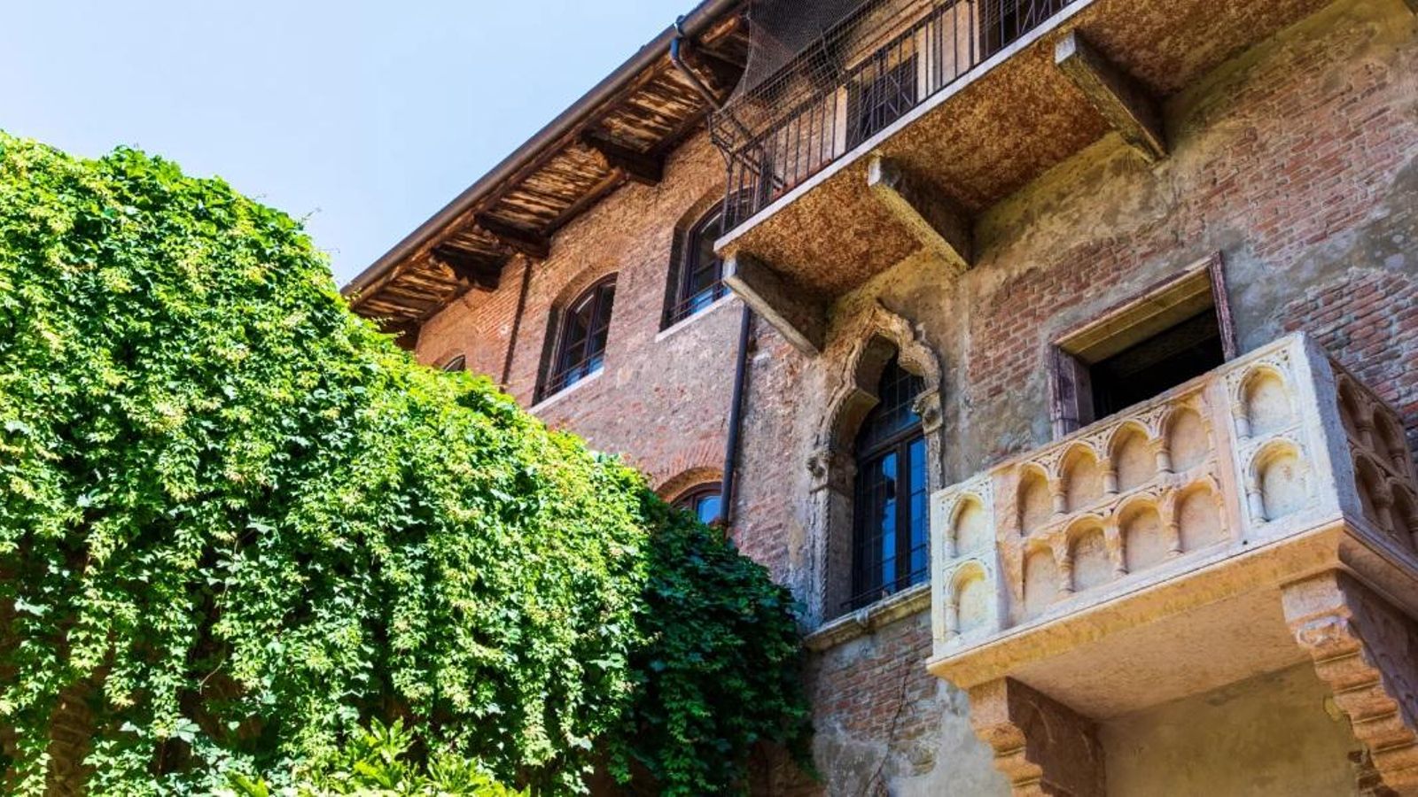 La Casa de Julieta es el monumento más visitado de Verona. La Casa de Julieta es el monumento más visitado de Verona.