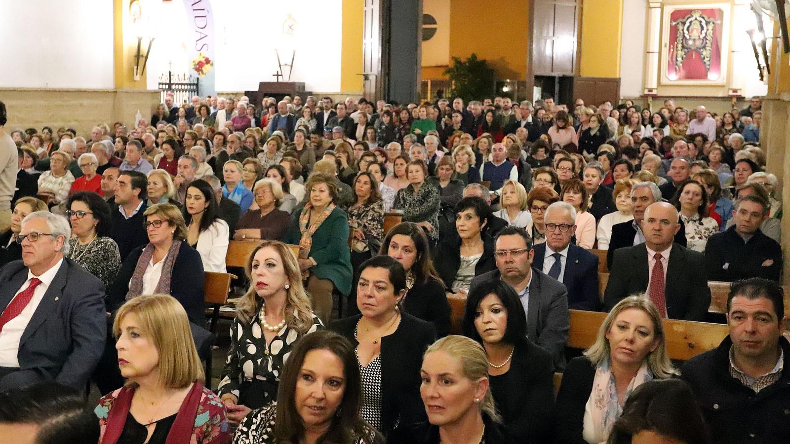 Lleno en la parroquia del Sagrado Corazón de Jesús.