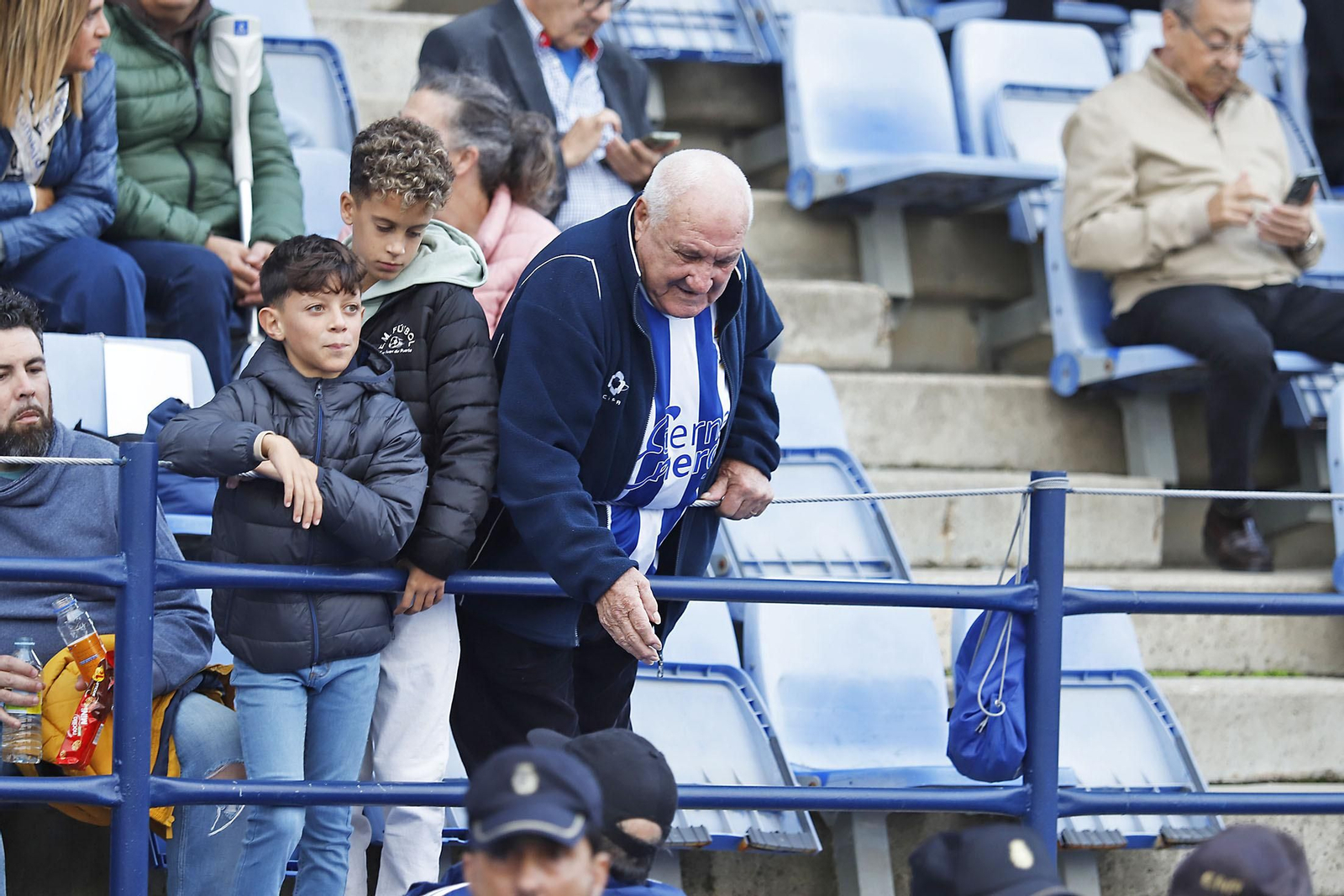 Imágenes del ambiente en el Recreativo de Huelva - San Fernando